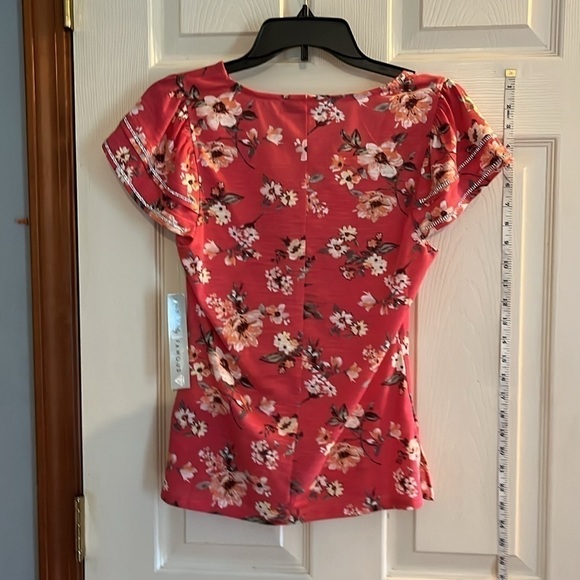 NWT-absolutely famous-S-pink floral-V-neck, lightweight, short sleeve top/blouse - Picture 2 of 11